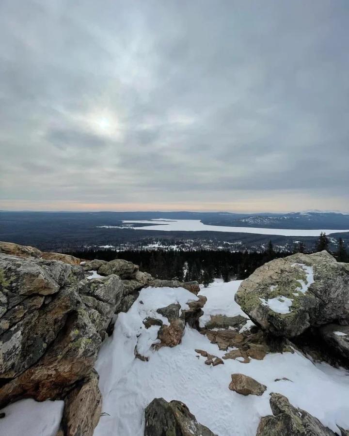 Национальный парк "Зюраткуль". Хребет Зюраткуль 1175м и Айские притёсы