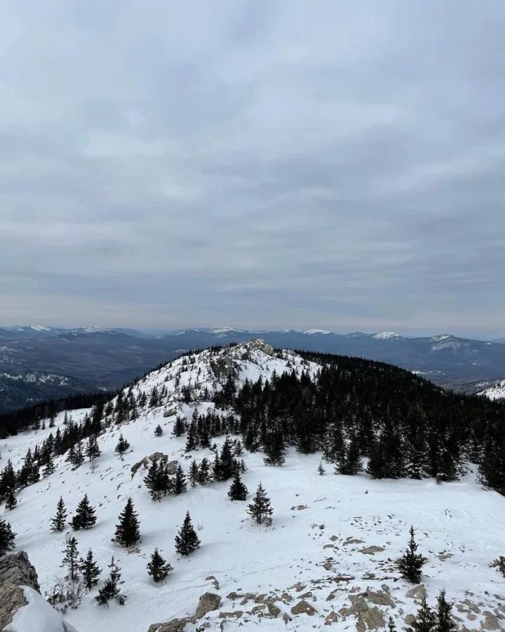 Национальный парк "Зюраткуль". Хребет Зюраткуль 1175м и Айские притёсы