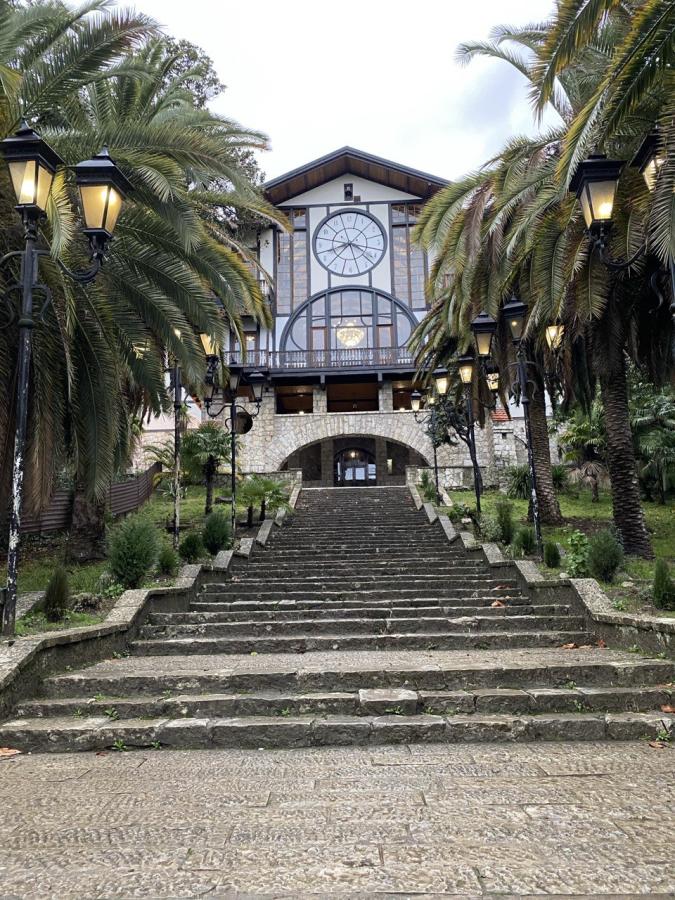 Новый Год в Сочи с новогодним банкетом