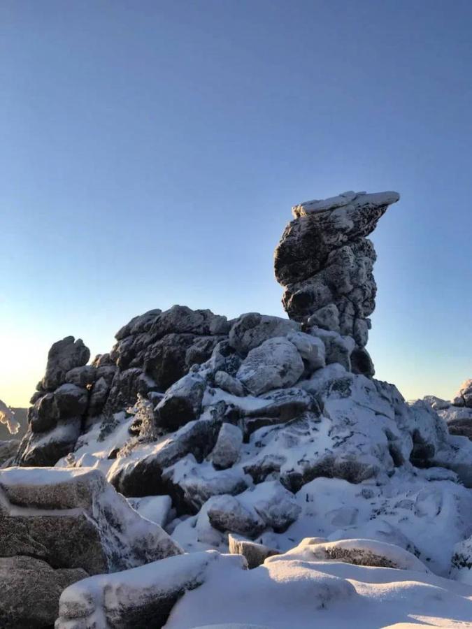 Гора Качканар 878 м и гора Верблюд. Статуя Будды и ступы. Граница Европы и Азии!