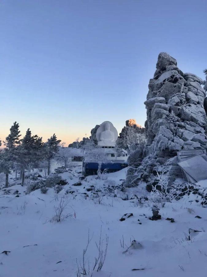 Гора Качканар 878 м и гора Верблюд. Статуя Будды и ступы. Граница Европы и Азии!