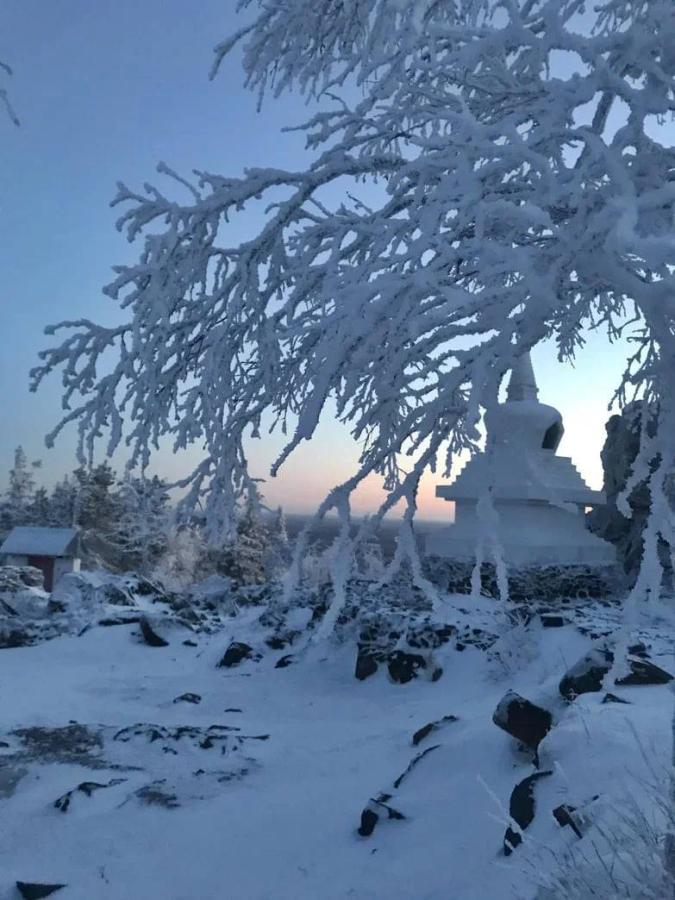 Гора Качканар 878 м и гора Верблюд. Статуя Будды и ступы. Граница Европы и Азии!