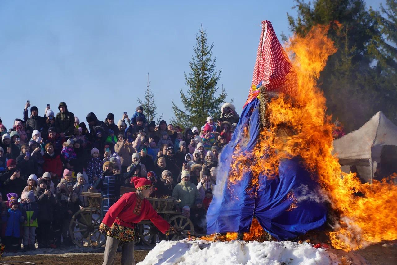 Весна да масленица в Усть-Качке с обедом