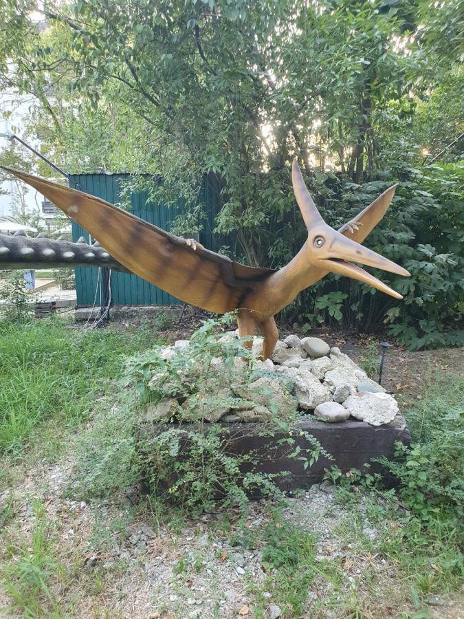 Ижевский Зоопарк и Ижевский Динопарк