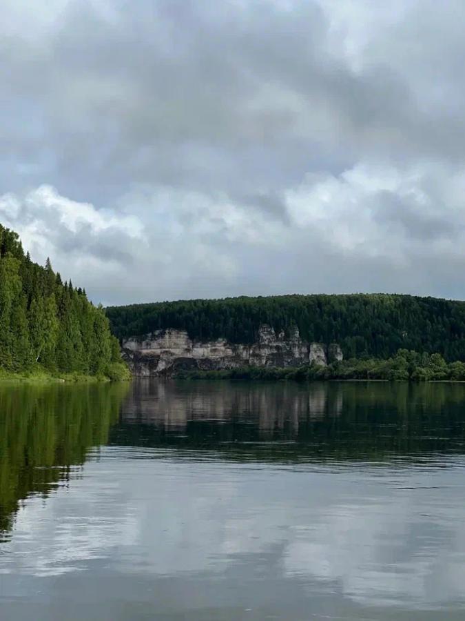Камень Говорливый, Свято-Троицкая церковь и камень Ветлан на лодках!